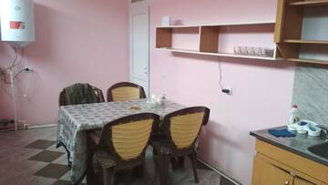 Фото номера Трехместный номер с балконом Гостевой дом Motel г. Гусар 7